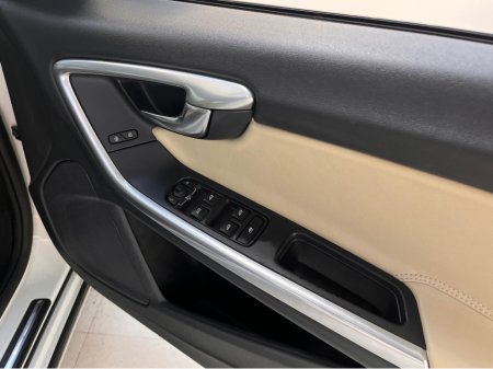 2016 Volvo S60 - thumbnail 33