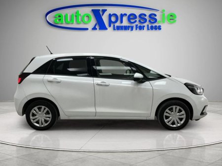 2022 Honda Fit 1.5 e:HEV BASIC Automatic, Reversing camera €17,895 thumbnail