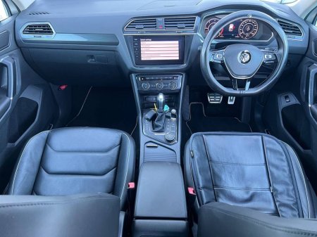 2018 Volkswagen Tiguan HIGHLINE 2.0 TDI 4MOTION // LEATHER HEATED SEATS // DIGITAL CLUSTER //360 SURROUND PARKING CAMERAS €26,900 thumbnail