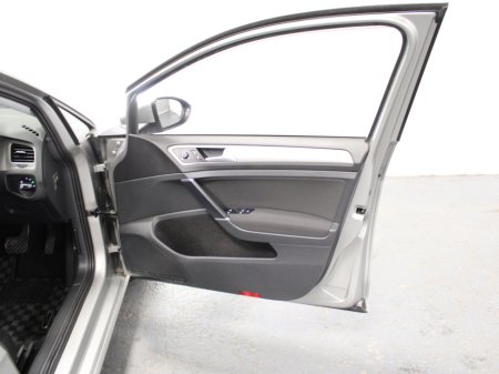 2017 Volkswagen Golf 1.2 TSI COMFORTLINE €16,450 thumbnail