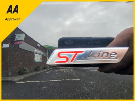 2019 Ford Focus - view 3