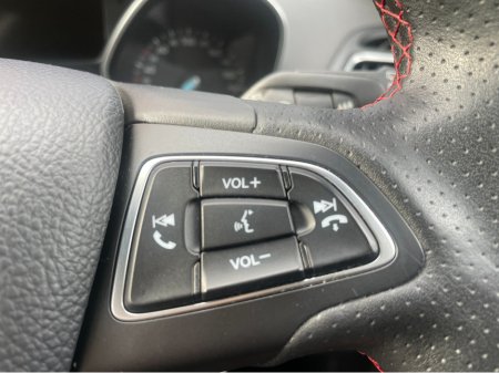 2019 Ford Kuga 1.5 120PS FWD 4DR ST-LINE €11,950 thumbnail