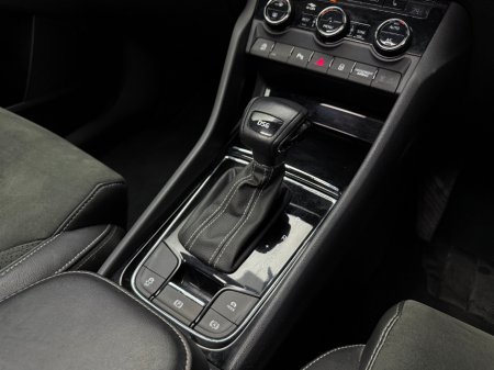 2021 Skoda Kodiaq SPORTLINE 2.0TDI 150HP AUTO *7 SEATER* €34,990 thumbnail