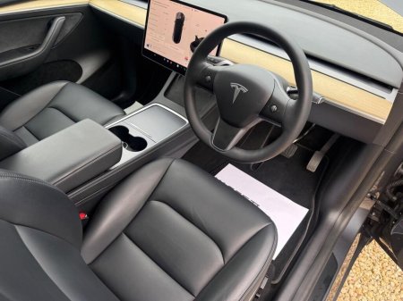 2024 Tesla Model Y Y RWD 420KM RANGE €36,950 thumbnail