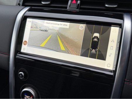 2022 Land Rover Discovery Sport P300E R-DYNAMIC SE €37,950 thumbnail