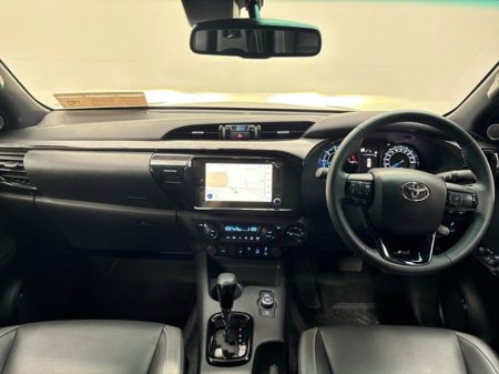 2026 Toyota Hilux Hilux 2.8 MHEV Invincible €49,972 thumbnail