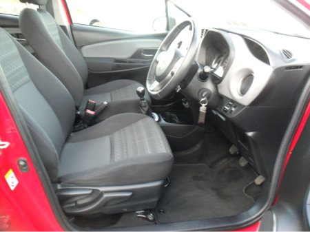 2016 Toyota Yaris 1.3  LUNA 5-DR......NCT 07/26......TAXED 04/26......FULL SERVICE HISTORY €9,995 thumbnail