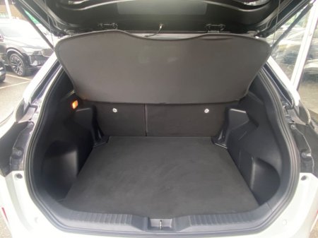 2022 Toyota Yaris Cross Luna Sport Hybrid Auto €24,900 thumbnail