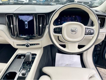 2023 Volvo XC60 - thumbnail 10