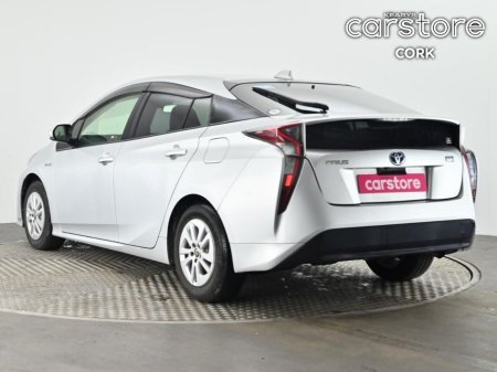 2017 Toyota Prius - thumbnail 3