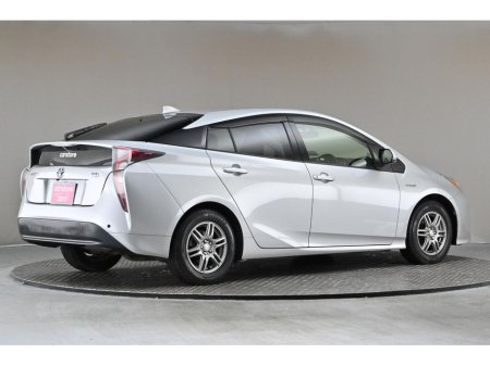 2017 Toyota Prius - thumbnail 10