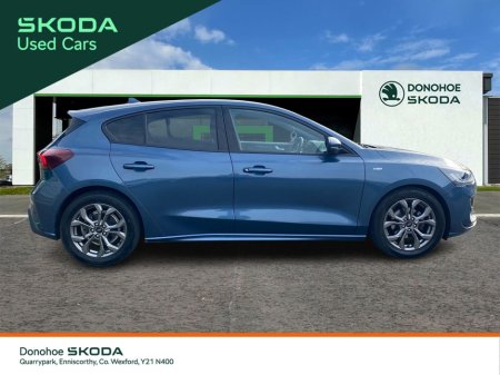 2022 Ford Focus - thumbnail 4