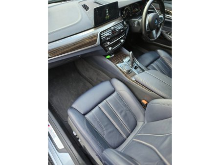 2017 BMW 5 Series - view 4