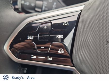 2025 Volkswagen ID.4 PRO PLUS 77KWH 286HP €42,950 thumbnail