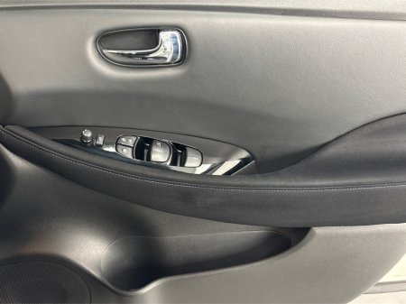 2021 Nissan Leaf PREMIUM 40KW**SEMI DIGITAL DASH**TOUCHSCREEN BLUETOOTH MEDIA**NAVIGATION**REVERSE CAMERA**PARKING SENSORS**ECO MODE**MULTIFUNCTIONAL STEERING WHEEL**CRUISE CONTROL**AUTO LIGHTS**AUTO WIPERS**ISOFIX** €14,995 thumbnail