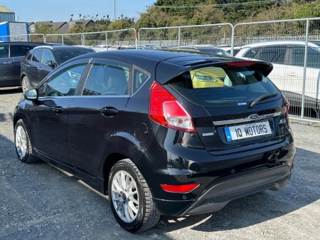 2016 Ford Fiesta - thumbnail 4