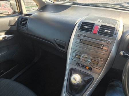 2009 Toyota Auris - thumbnail 10