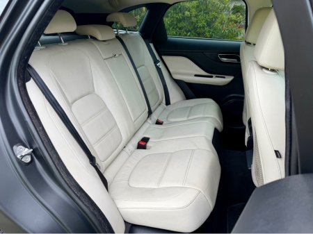 2017 Jaguar F-Pace - thumbnail 16