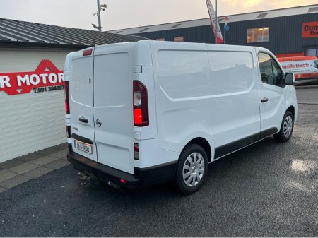 2019 Nissan NV300 ACENTA DCI L1H1 P/V €9,950 thumbnail