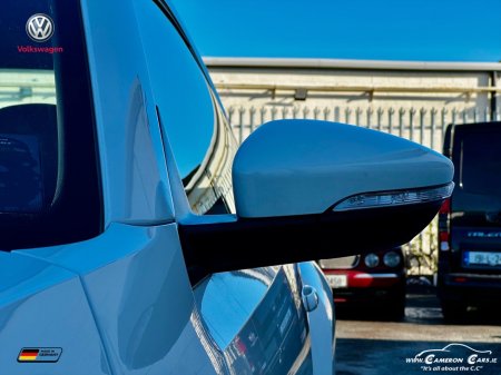 2013 Volkswagen Beetle - thumbnail 24