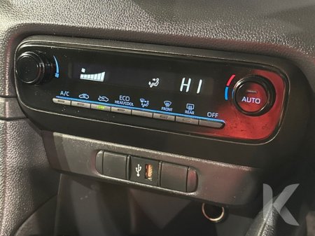 2021 Toyota Yaris - thumbnail 15