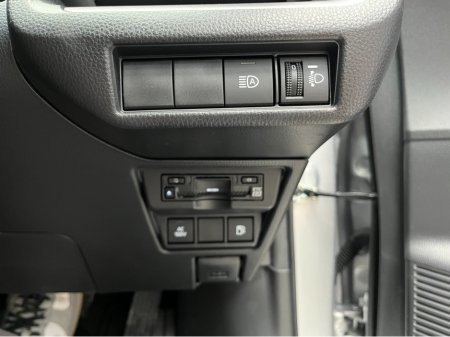 2025 Toyota Prius - thumbnail 11