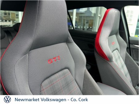 2026 Volkswagen Golf - view 4