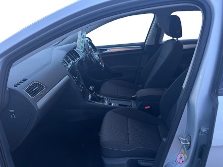 2018 Volkswagen Golf TRENDLINE 1.6 TDI MANUAL 5SPEED 90HP 5DR €15,900 thumbnail