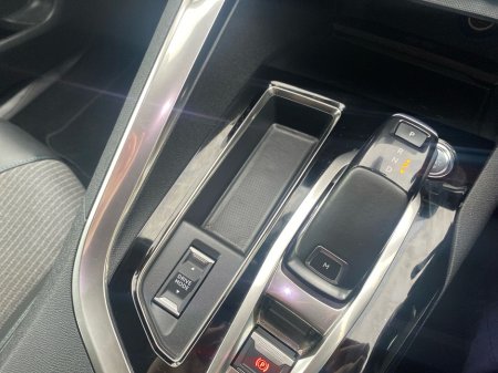 2021 Peugeot 3008 - thumbnail 16