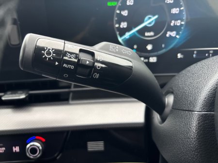 2024 Kia Sportage HEV ANNIVERS €39,950 thumbnail