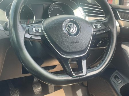 2015 Volkswagen Passat - thumbnail 15