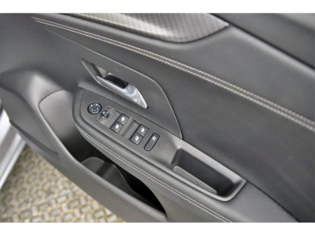 2022 Opel Mokka *CASH PRICE* 1.2 SRI 6SPD *REVERSE CAM*CARPLAY*ANDROID AUTO* €21,890 thumbnail