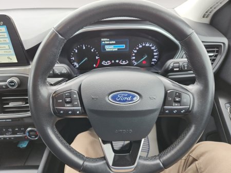 2019 Ford Focus - thumbnail 12