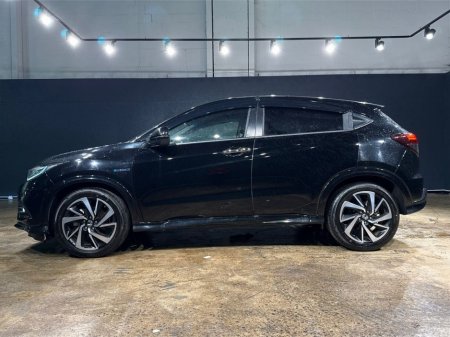 2021 Honda Vezel 1.5 HYBRID - RS EDITION - BLACK HALF LEATHER - PADDLE SHIFT - CRUISE CONTROL - FACTORY ALLOYS - €25,950 thumbnail