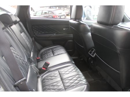 2019 Mitsubishi Outlander - thumbnail 9