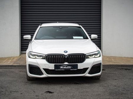 2022 BMW 5 Series - thumbnail 3