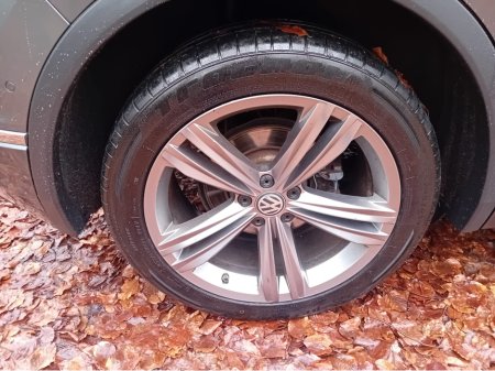 2020 Volkswagen Tiguan R-LINE 2.0 TDI  6 SPEED  150HP  SUV @ REDDY2DRIVE LTD €28,500 thumbnail