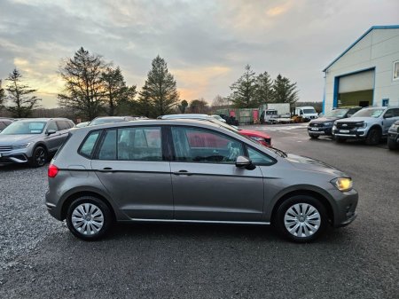 2016 Volkswagen Golf SV TL 1.6tdi M5F 110HP 5DR €12,990 thumbnail