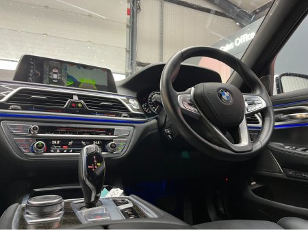 2016 BMW 7 Series 2016 BMW 740E IPERFORMANCE M-SPORT 2.0 AUTOMATIC / CRUISE CONTROL / 360° PARKING CAMERA / ELECTRIC MEMORY HEATED & MASSAGING SEATS / HEATED REAR SEATS / PANORAMIC SUNROOF / PADDLE SHIFTERS AND MORE thumbnail