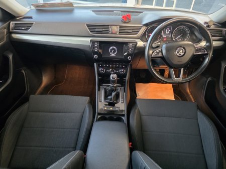 2016 Skoda Superb - thumbnail 10