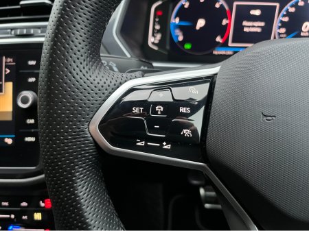 2024 Volkswagen Tiguan Allspace 7 SEATER R-LINE AUTOMATIC 2.0 DIESEL //SAT NAV//HEATED SEATS//REVERSE CAMERA//ADAPTIVE CRUISE CONTROL//HEATED STEERING WHEEL// €49,950 thumbnail