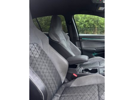 2020 Volkswagen Golf  €32,950 thumbnail