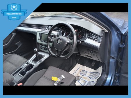 2017 Volkswagen Passat CL 1.6 TDI MANUAL 6SPEED FWD 120HP 4DR €14,950 thumbnail