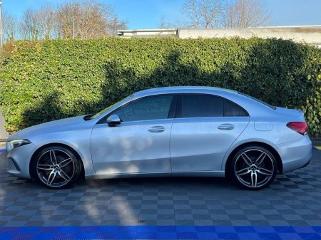 2020 Mercedes-Benz A Class A200d EXCLUSIVE AUTO // FULL SERVICE HISTORY // VIRTUAL COCKPIT // NEW 19" AMG ALLOYS // HEATED POWERED SEATS €26,900 thumbnail