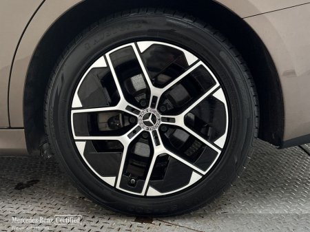 2024 Mercedes-Benz E Class E 220 D MHEV Avantgarde Plus €63,900 thumbnail