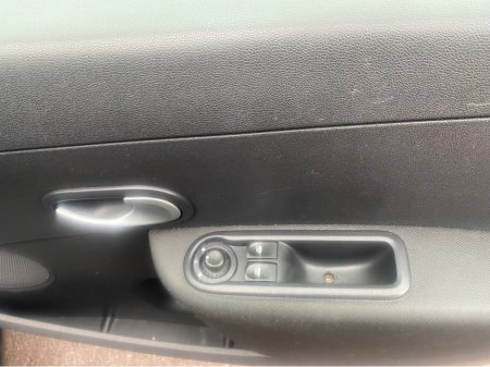 2011 Renault Clio - thumbnail 14