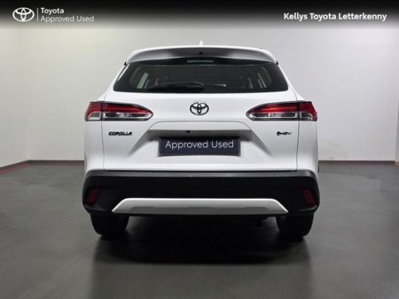 2025 Toyota Corolla Cross COROLLA CROSS 1.8 LUNA #174 €37,490 thumbnail