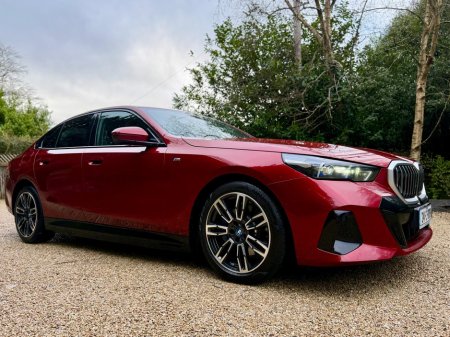 2024 BMW 5 Series - thumbnail 1