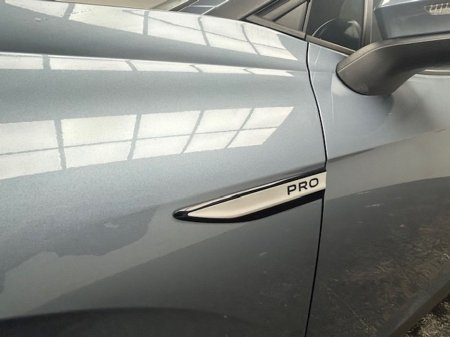 2022 Volkswagen ID.4 - thumbnail 9