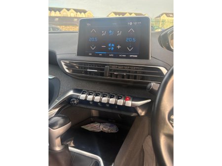 2020 Peugeot 3008 ALLURE 1.5 BLUE HDI 130 6 6.2 4DR €19,950 thumbnail